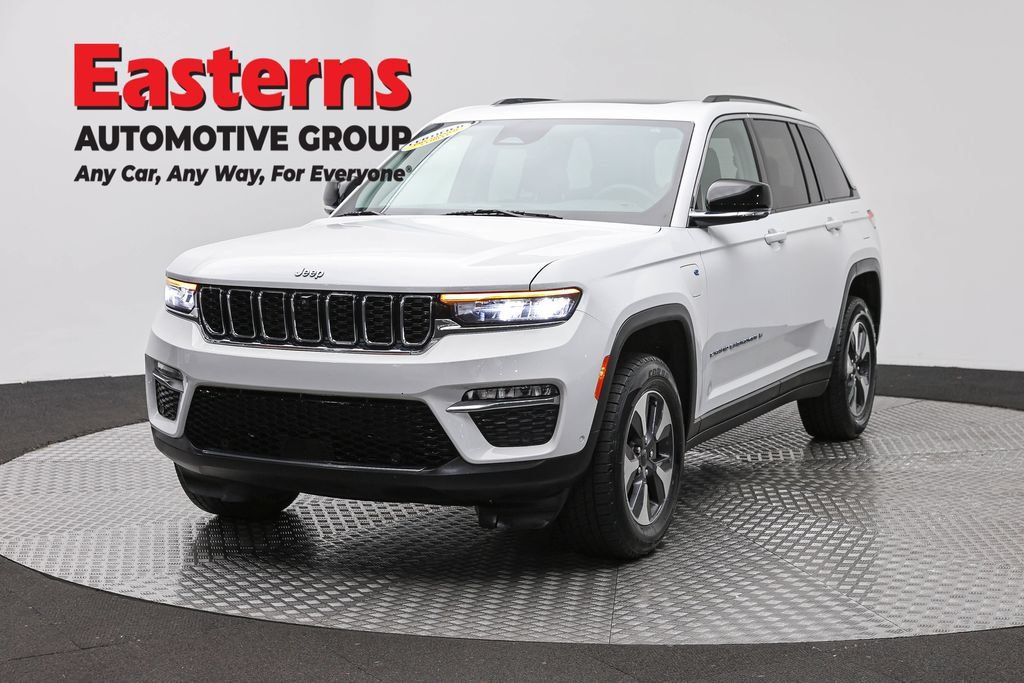Used 2022 Jeep Grand Cherokee Limited 4xe w/ Luxury Tech Group II AWD/4WD image 1