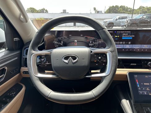 Used 2025 INFINITI QX80 Luxe AWD/4WD image 18