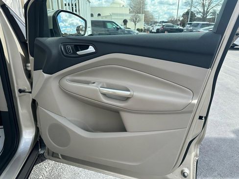 Used 2017 Ford Escape Titanium image 27