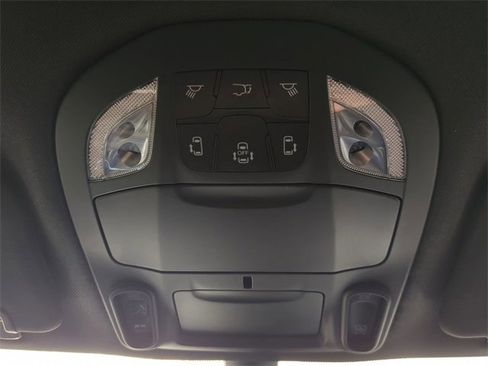 New 2026 Chrysler Pacifica Limited w/ Uconnect Theater Family Group image 28