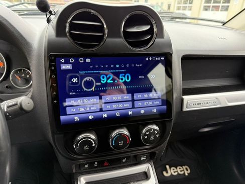 Used 2016 Jeep Compass Latitude image 14