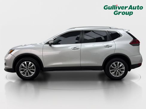 Used 2019 Nissan Rogue S w/ Special Edition Package FWD image 3