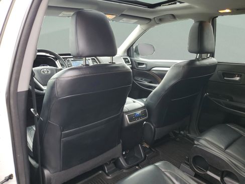 Used 2016 Toyota Highlander XLE AWD/4WD image 13