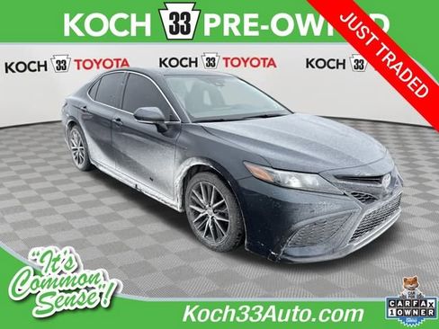Used 2021 Toyota Camry SE w/ Convenience Package image 1