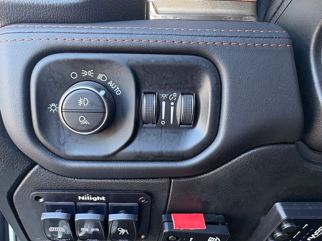 Used 2024 RAM 2500 Limited w/ Towing Technology Group AWD/4WD image 15
