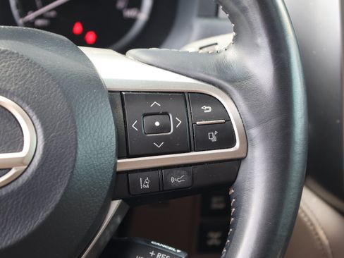 Used 2023 Lexus GX 460 Luxury w/ Accessory Package AWD/4WD image 22