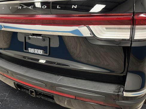 Used 2024 Lincoln Navigator Reserve AWD/4WD image 40