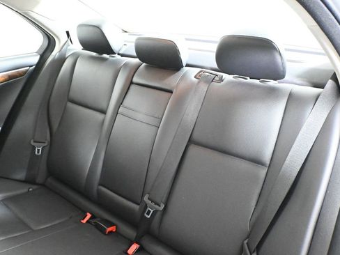Used 2013 Mercedes-Benz C 300 4MATIC Sedan image 4