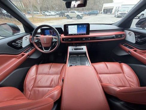 Used 2025 Lincoln Aviator Reserve w/ Equipment Group 201A image 11