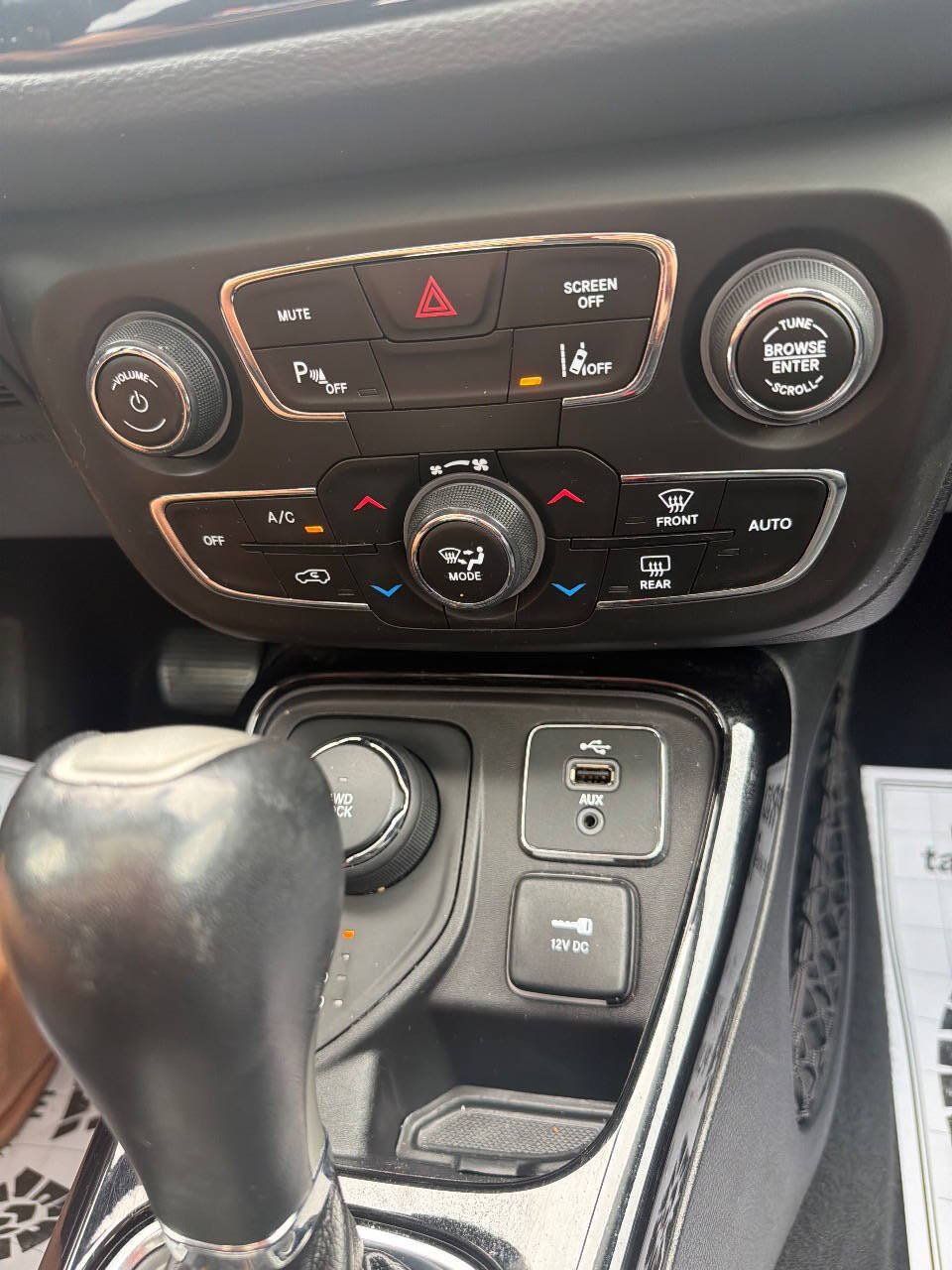 Used 2018 Jeep Compass Limited w/ Navigation Group AWD/4WD image 29