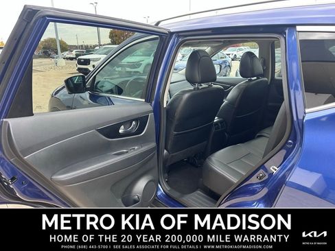 Used 2017 Nissan Rogue SL w/ SL Premium Package image 31