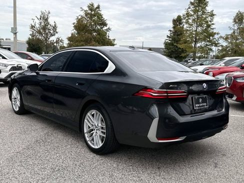Used 2025 BMW 530i xDrive AWD/4WD image 5