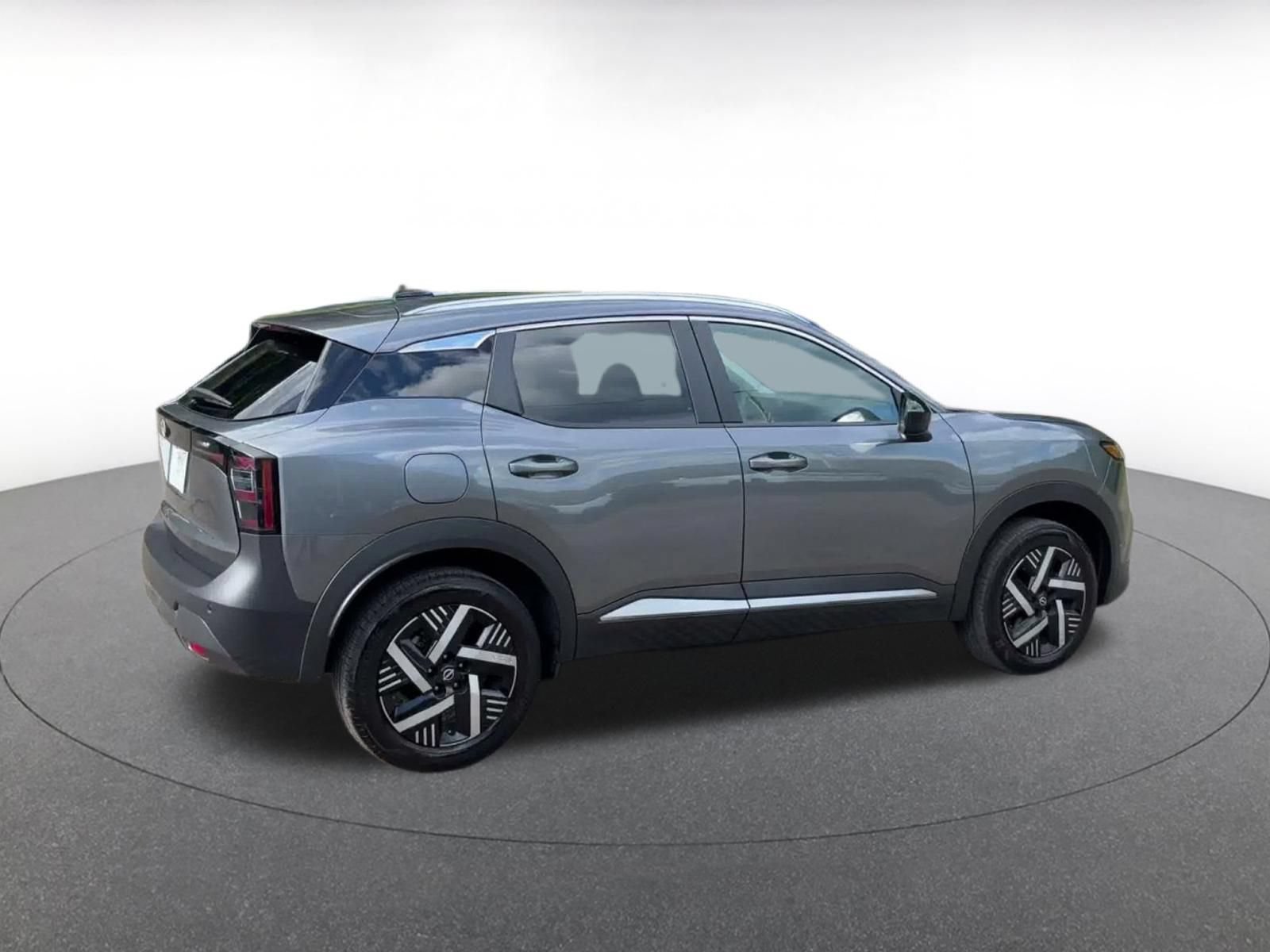 Used 2026 Nissan Kicks SV w/ Cold Weather Package FWD image 14