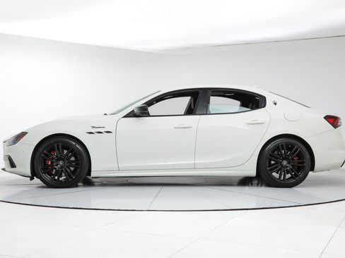 Certified 2023 Maserati Ghibli Modena RWD image 2