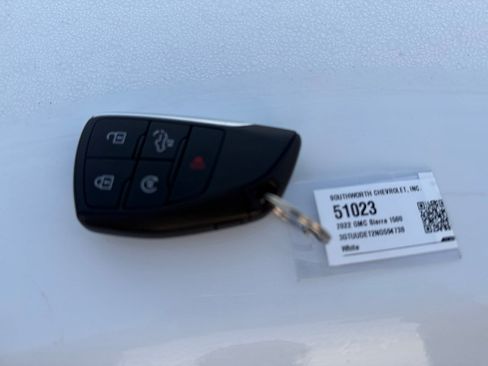 Used 2022 GMC Sierra 1500 SLT w/ SLT Premium Plus Package AWD/4WD image 36