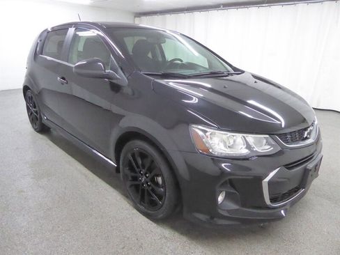 Used 2018 Chevrolet Sonic LT w/ Fun and Sun Package FWD image 1