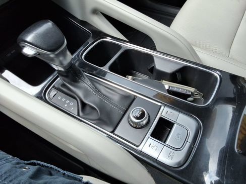 Used 2020 Kia Telluride S FWD image 35
