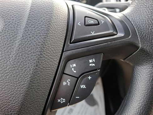 Used 2016 Ford Edge SE image 21