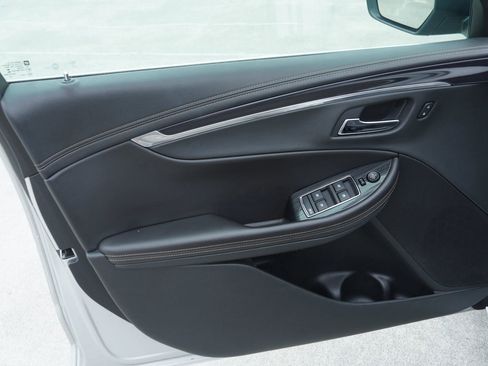 Used 2016 Chevrolet Impala LT image 34