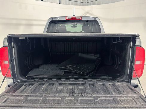 Used 2022 Chevrolet Colorado W/T w/ Custom Special Edition AWD/4WD image 5