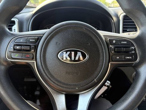 Used 2017 Kia Sportage LX FWD image 32