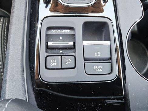 Used 2025 Honda Pilot EX-L image 18