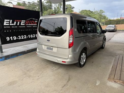Used 2016 Ford Transit Connect XLT FWD image 5