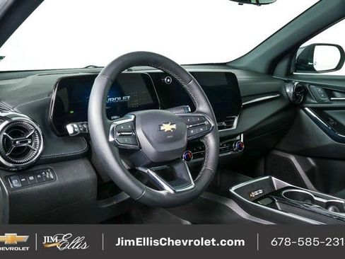 Used 2025 Chevrolet Equinox LT w/ Convenience Package II image 4