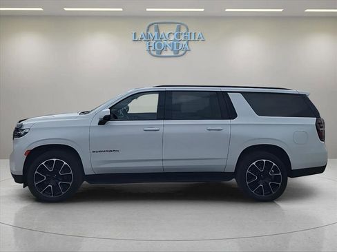 Used 2023 Chevrolet Suburban RST w/ Luxury Package AWD/4WD image 2