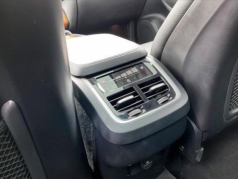 Used 2023 Volvo XC90 B6 Plus w/ Protection Package Premier image 10