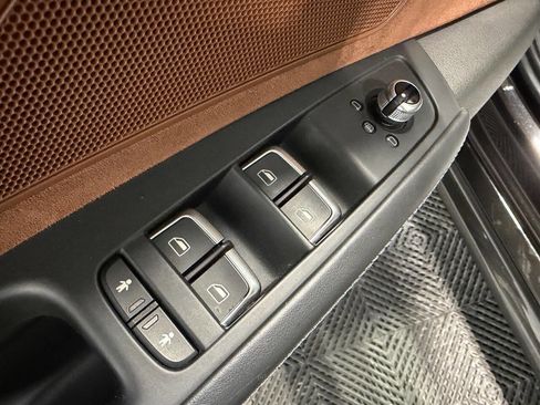 Used 2017 Audi A8 L 4.0T w/ Driver Assistance Package image 32