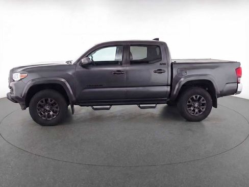 Used 2020 Toyota Tacoma SR5 image 8
