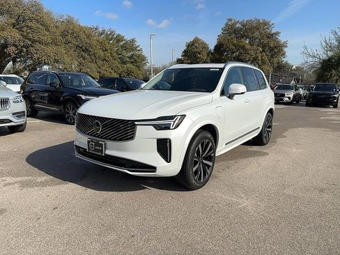 Used 2025 Volvo XC90 T8 Core w/ Protection Package image 2