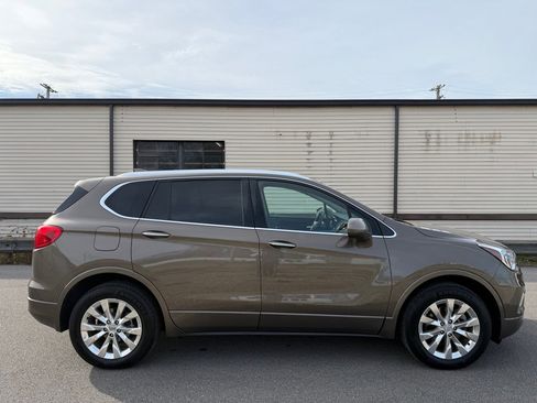 Used 2017 Buick Envision Essence image 2