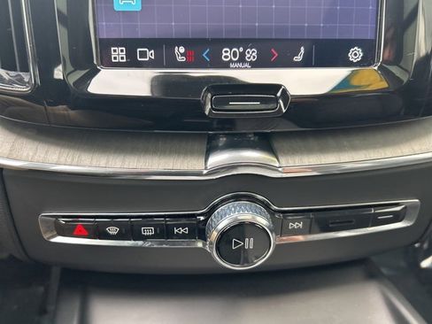 Certified 2025 Volvo XC60 B5 Plus image 24