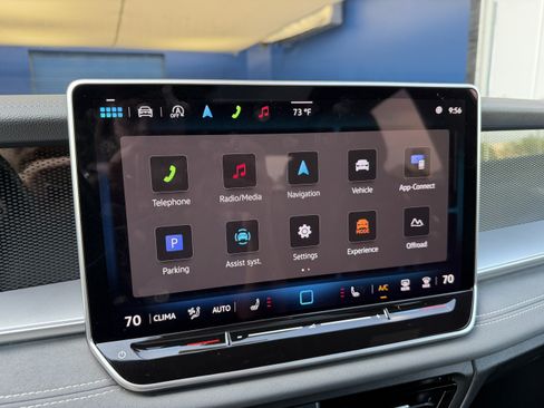 Certified 2025 Volkswagen Tiguan SE R-Line AWD/4WD image 19