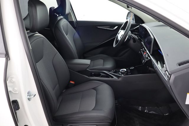 Certified 2024 Kia Niro Wind FWD image 11