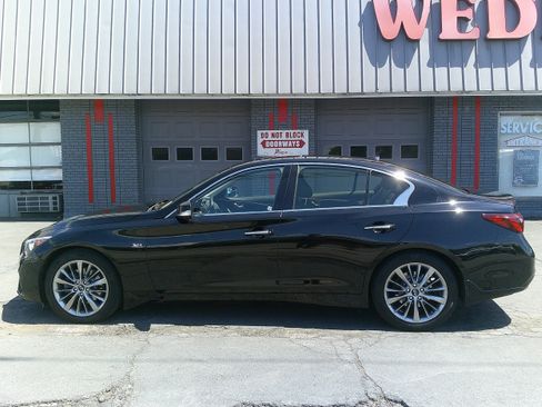 Used 2019 INFINITI Q50 Luxe w/ Essential Package (3.0T Luxe) AWD/4WD image 5