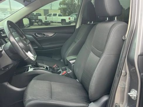 Used 2019 Nissan Rogue SV AWD/4WD image 34