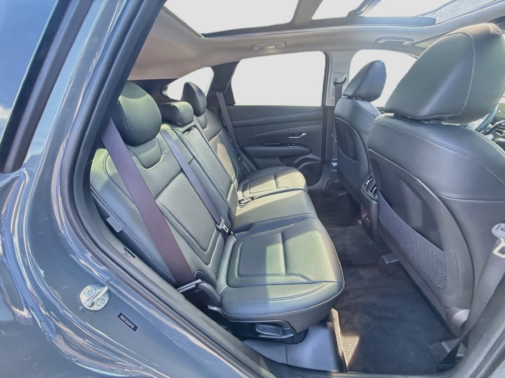 Used 2025 Hyundai Tucson Limited AWD/4WD image 32
