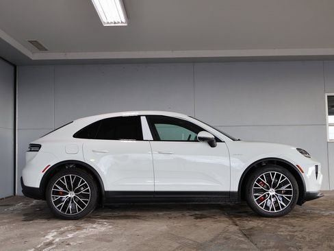 Used 2025 Porsche Macan 4S Electric image 8