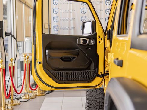 Used 2020 Jeep Wrangler Unlimited Rubicon w/ Dual Top Group image 30