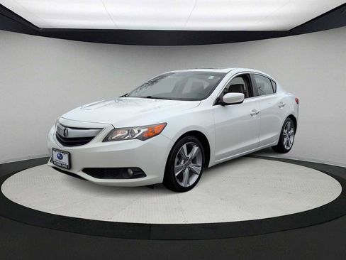 Used 2013 Acura ILX w/ Technology Package image 4