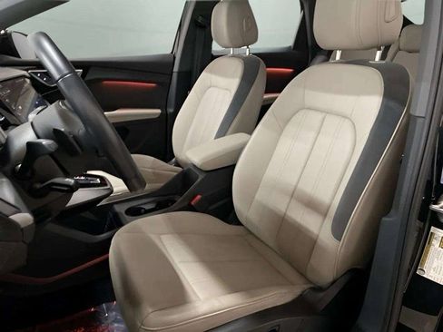 Used 2024 Audi Q4 e-tron Premium Plus w/ Premium Plus image 69