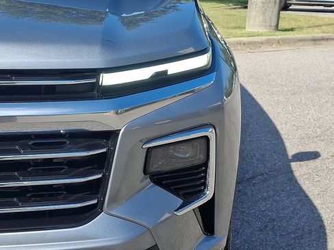 Used 2025 Chevrolet Traverse High Country w/ LPO, Floor Liner Package FWD image 9