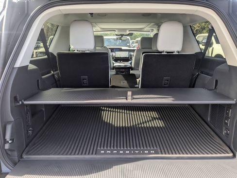 New 2025 Ford Expedition Max Platinum w/ Platinum Ultimate Package AWD/4WD image 13