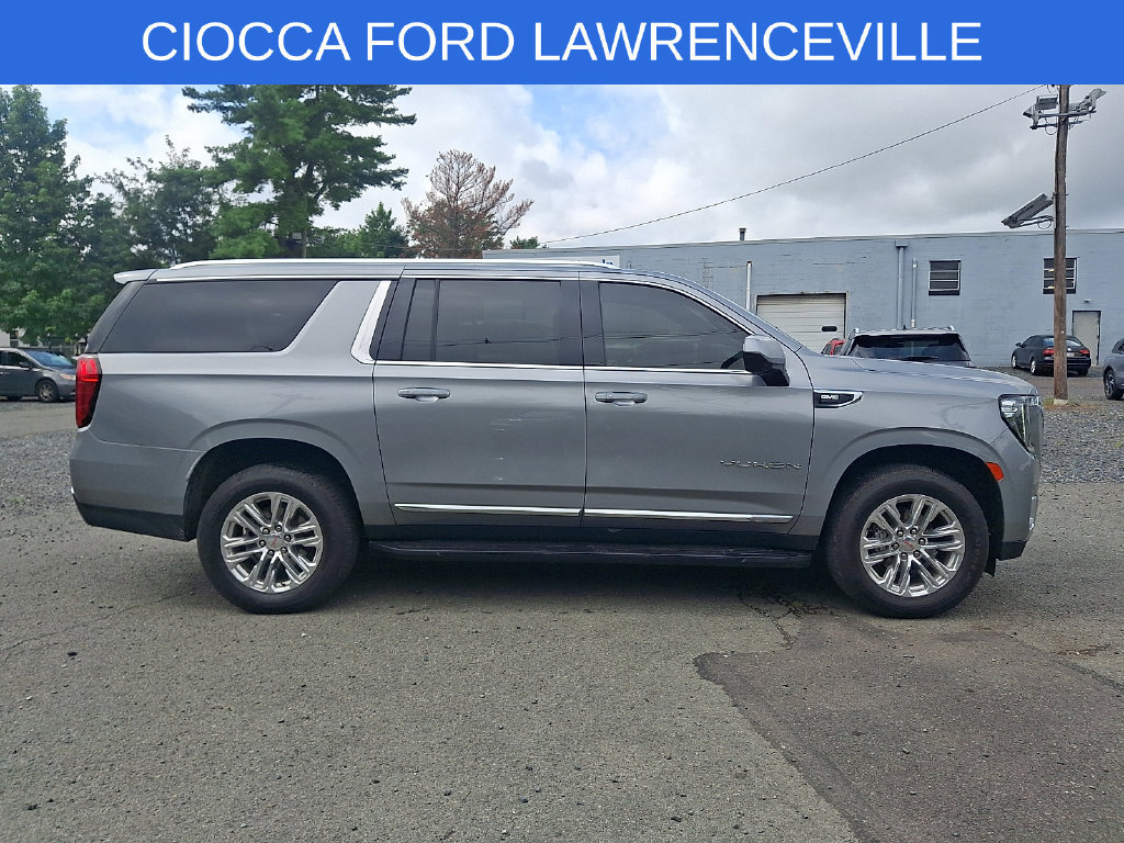 Used 2023 GMC Yukon XL SLT AWD/4WD image 10