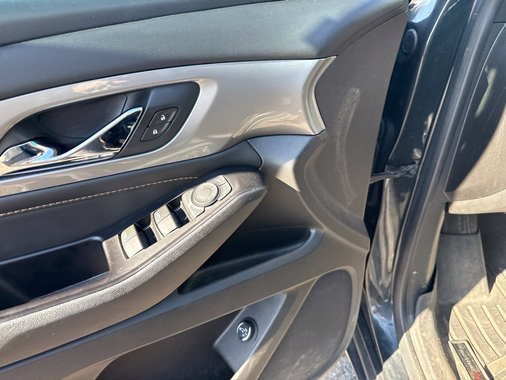 Used 2020 Chevrolet Traverse LT FWD image 22