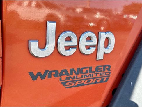 Used 2018 Jeep Wrangler Unlimited Sport AWD/4WD image 11