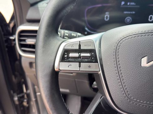 Certified 2024 Kia Telluride EX w/ EX Captain's Chair Package AWD/4WD image 19